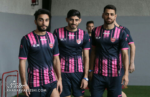 مرتضی پورعلیگنجی، مهدی ترابی و سیامک نعمتی؛ تمرین پرسپولیس در سالن (11 شهریور 1401)