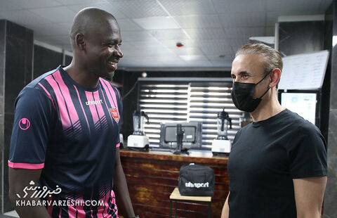 یحیی گلمحمدی و شیخ دیاباته؛ تمرین پرسپولیس در سالن (11 شهریور 1401)