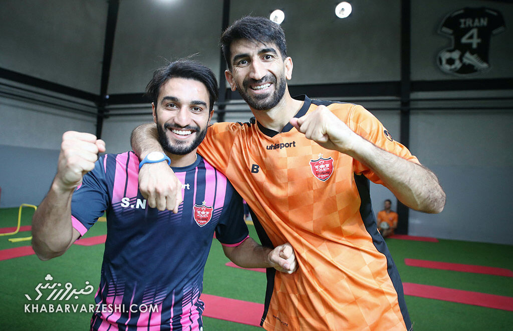 روبوسی و آشتی دو پرسپولیسی پس از درگیری وسط چمن آزادی! روبوسی و آشتی دو پرسپولیسی پس از درگیری وسط چمن آزادی!
