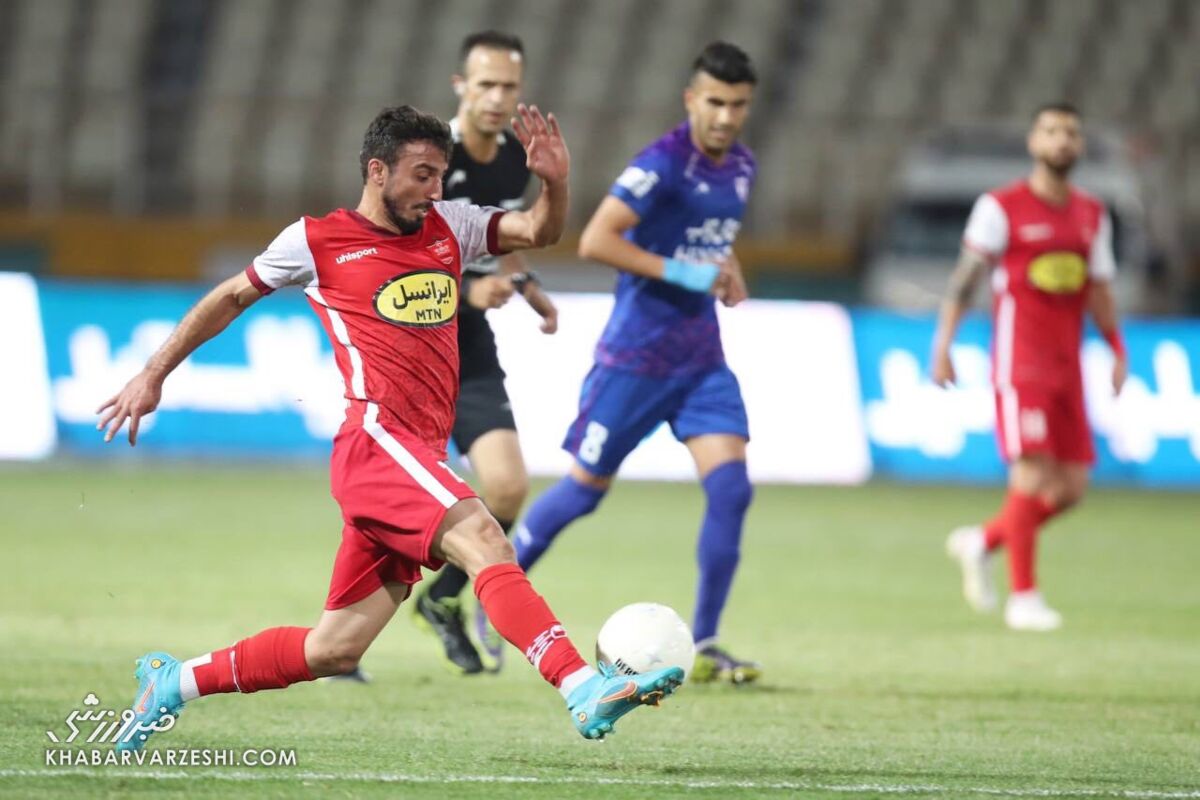 کارشناسی داوری پرسپولیس- هوادار/  اشتباهات بزرگ بیژن حیدری/ پنالتی علیه سرخ ها و گل لوکادیا درست بود؟