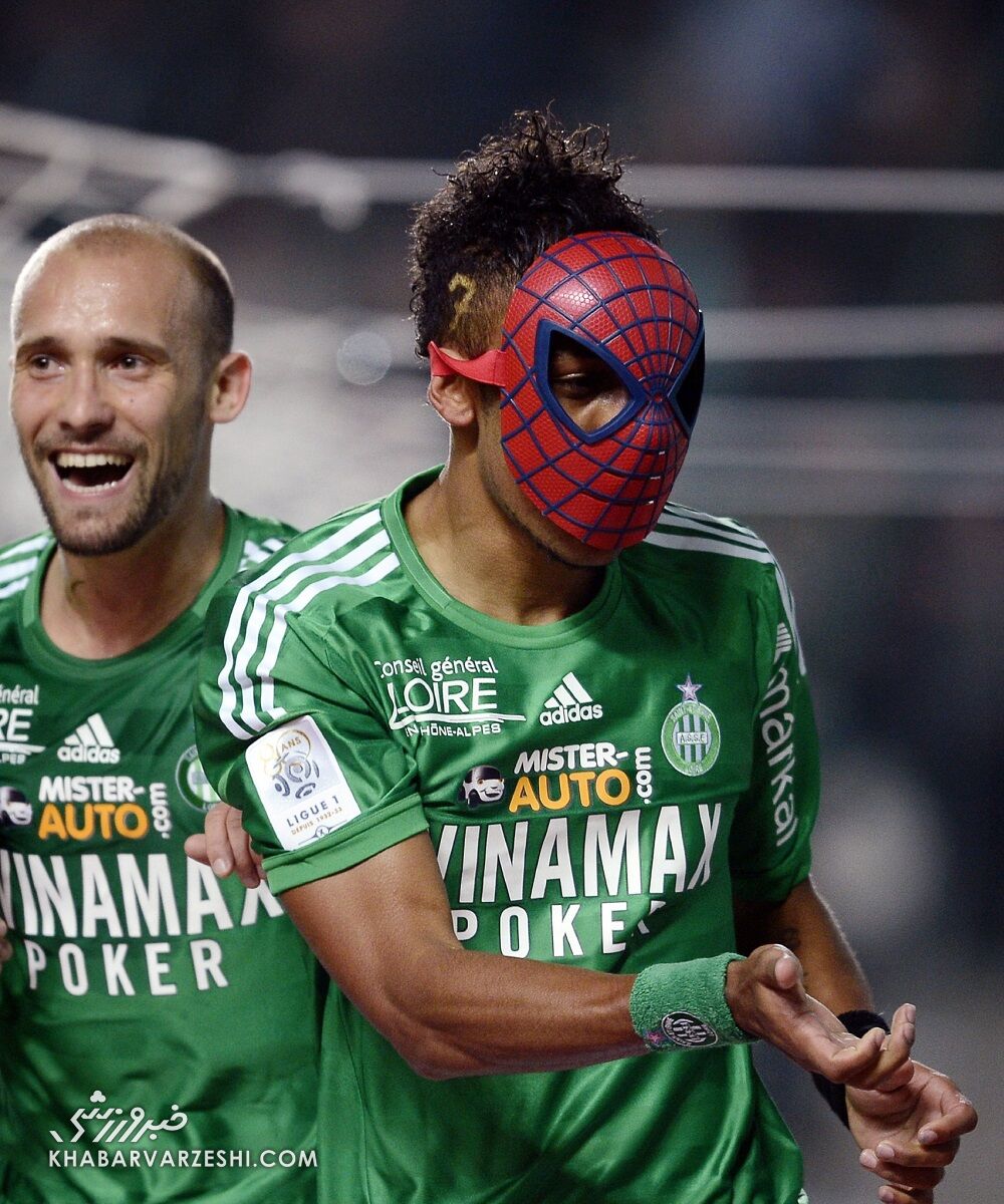 تصاویری از نقابهای جالب و جذاب یک ستاره؛ از اسپایدرمن تا بتمن و بلکپانتر/ اثرات یک حمله مسلحانه در تمرین آبیها