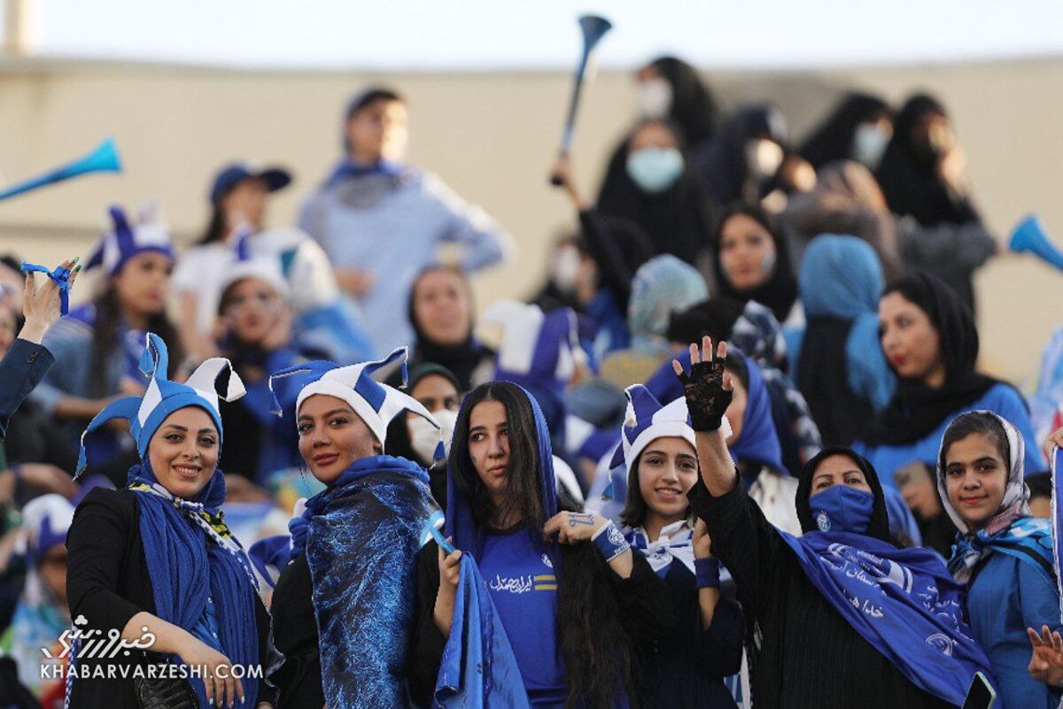 بانوان تازه به استادیوم آمده بودند اما.../ کاش این اتفاق برای استقلال نمی افتاد!/ حضور سرمربی کنار تیم اهمیت زیادی دارد