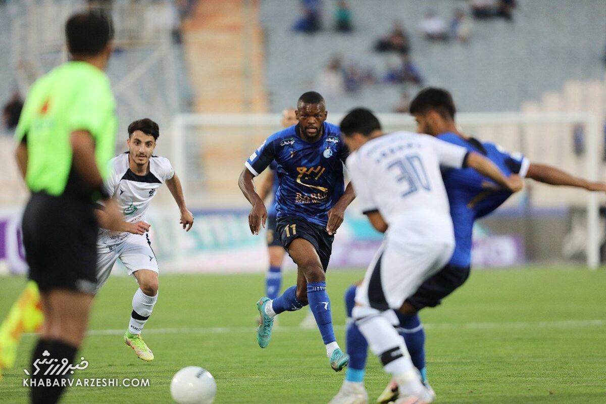 من در مربیگری انگشت کوچک ساپینتو هم نیستم اما می توانم کمکش کنم/ استقلال باید با سیستم علی اصغری بازی کند/ ساپینتو لب خط هنگ کرده بود