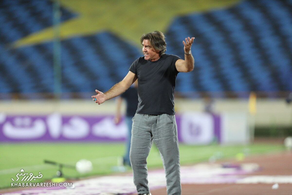 آقای ساپینتو! اگر منظورت من هستم شفاف حرف بزن؛ وگرنه.../ مدرک مربیگری ات را بیاور تا مدارکم را رو کنم