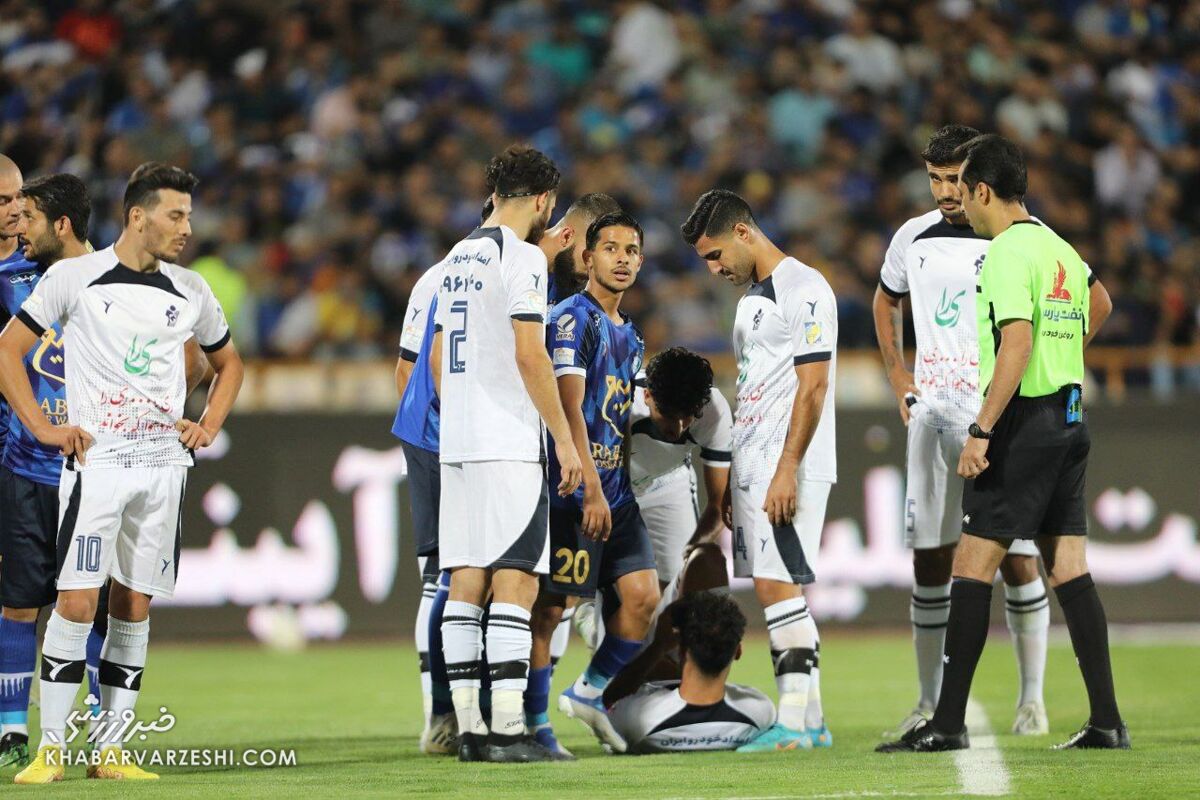 واکنش تند مربی پیکان به صحبتهای ساپینتو و استقلالیها/ تیمت به بن بست تاکتیکی خورد؛ حالا ما را تخریب می کنی؟/ لطفا زحمات یک مربی سازنده را درک کن!