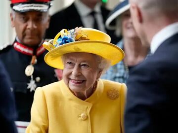 ملکه الیزابت در آستانه مرگ/ تکلیف مسابقات لیگ برتر چه می‌شود؟