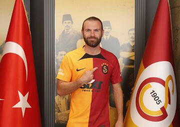 ستاره سابق آبی‌ها و قرمزها در ترکیه/ انتقال بزرگ رسمی شد