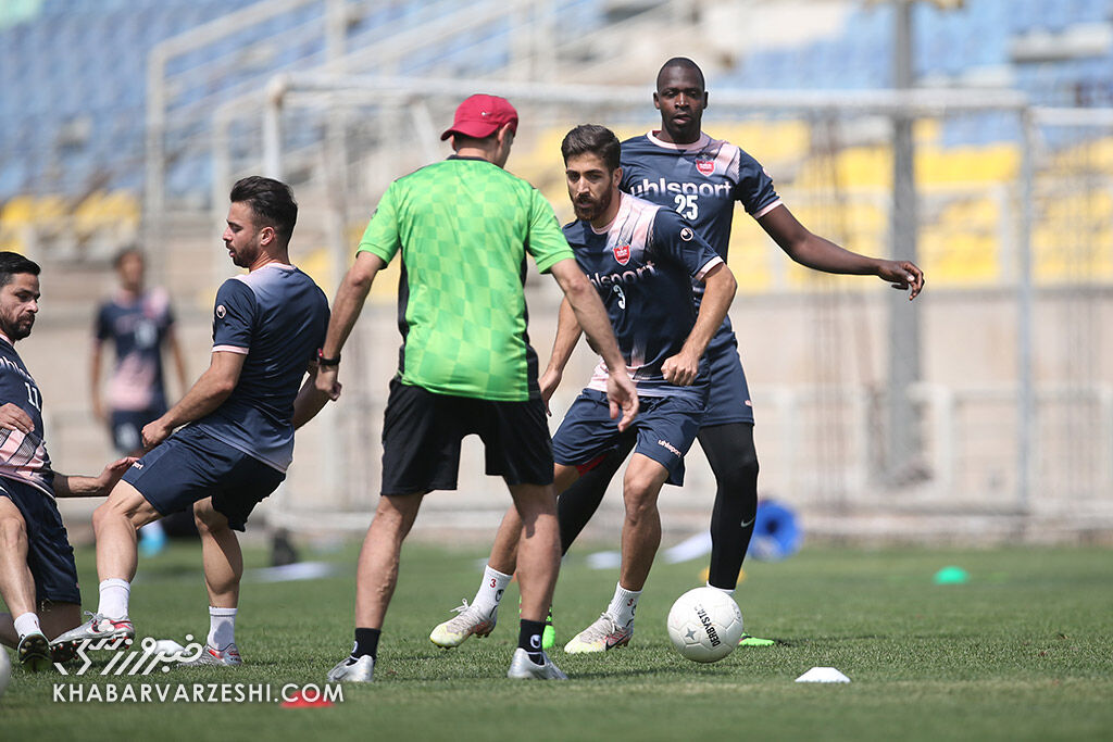 مدافع پرسپولیس با اصرار خودش به مسجد سلیمان سفر کرد