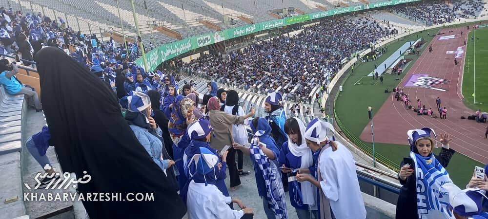 واکنش تند لیدرها به دختران استقلالی؛ برگردید خانه! اینجا جای شما نیست/ درگیری هواداران به جایگاه بانوان کشید/ استتار هنرمند سرشناس استقلال لو رفت! 