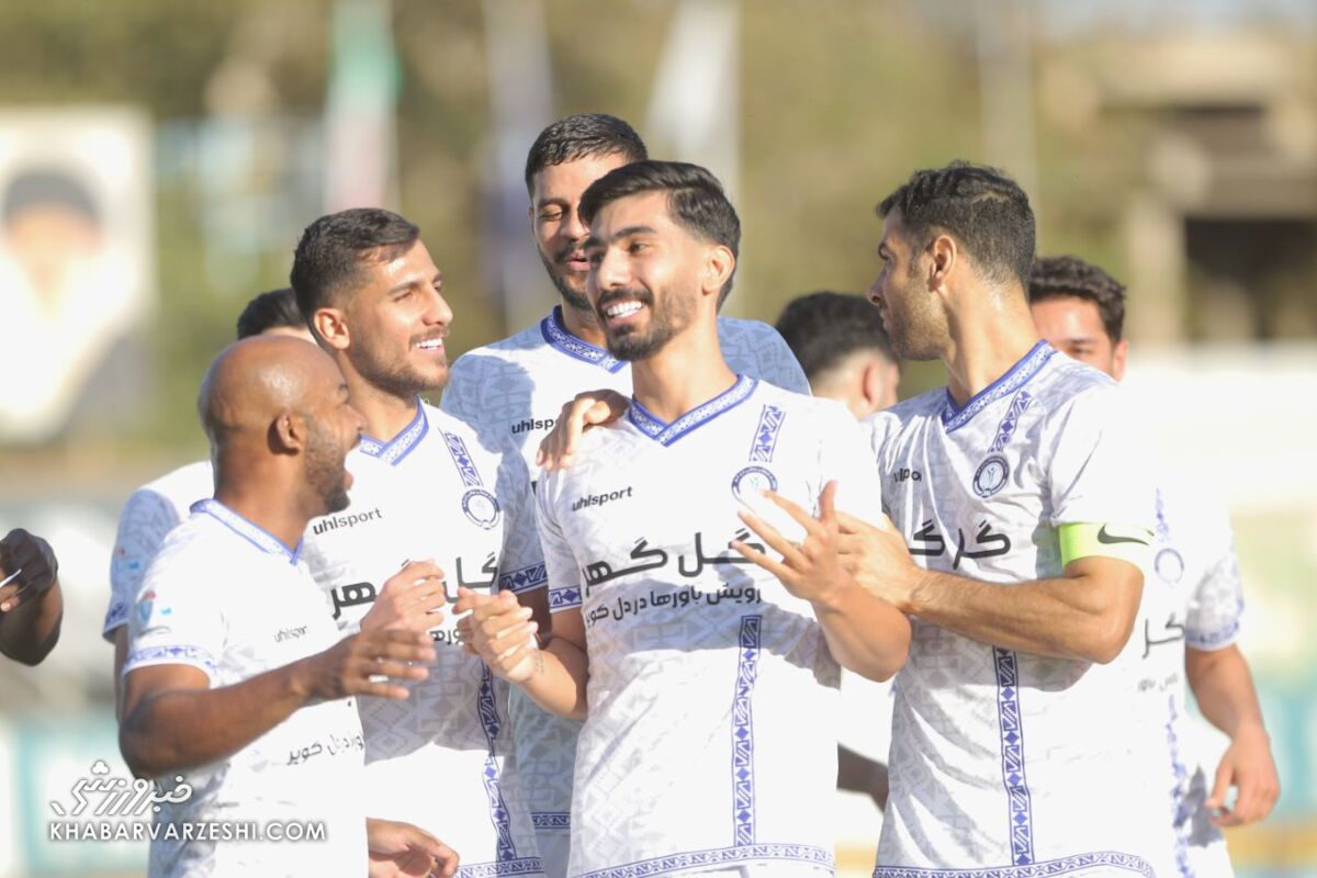 شمارش معکوس برای منفجر شدن اولین بمب نقل و انتقالات/ سپاهان سراغ تیم سابق امیر قلعه نویی رفت؛ شکار بزرگ در راه است؟