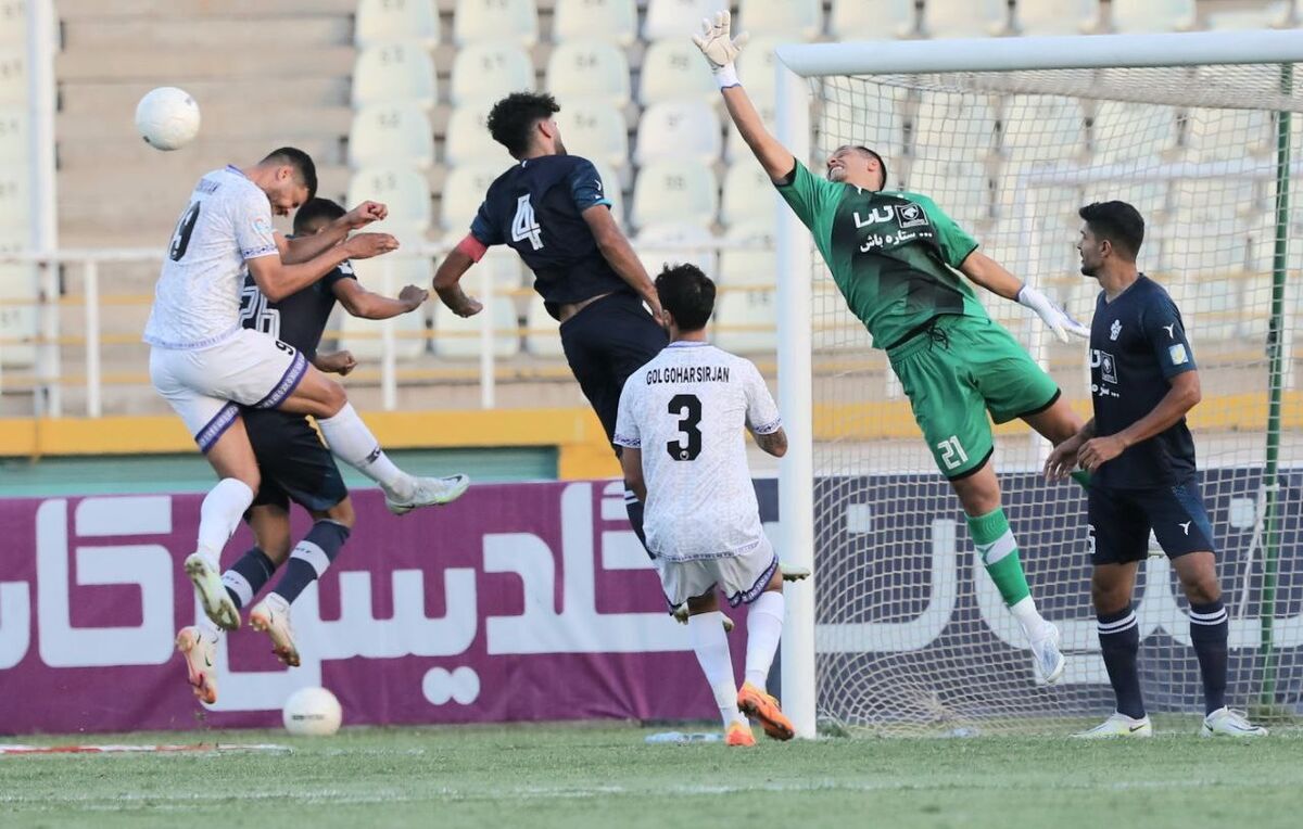 ویدیو| خلاصه بازی پیکان - گل گهر/ قلعه نویی به صدر رسید