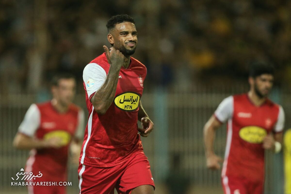 حرفهای عجیب بیرانوند درباره لوکادیا؛ با او ۱۰ نفره بودیم! حرفهای عجیب بیرانوند درباره لوکادیا؛ با او ۱۰ نفره بودیم!