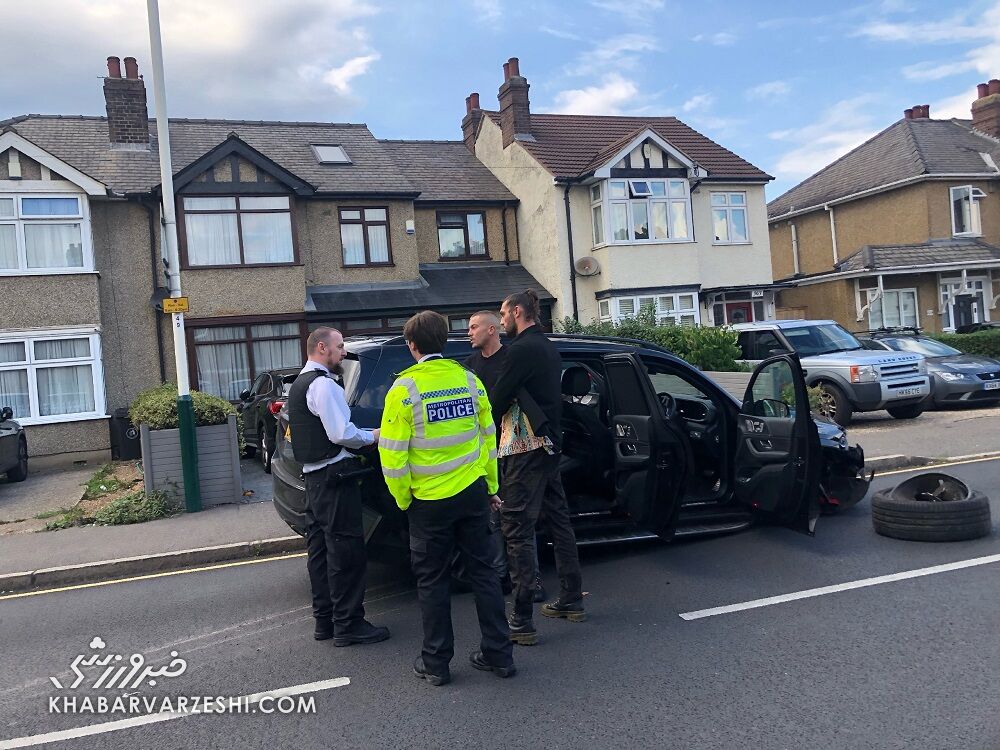 تصاویر تصادف وحشتناک ملیپوش سابق/ خطر مرگ از بیخ گوش چند نرف گذشت