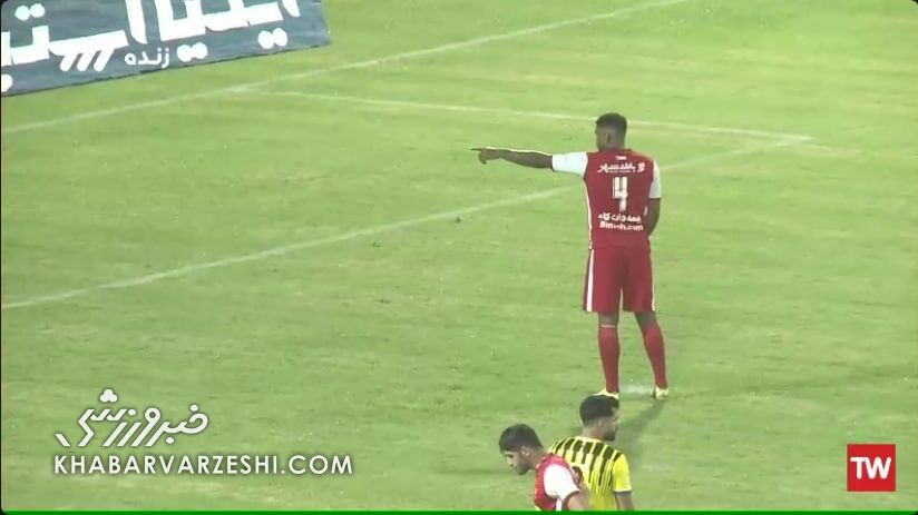 عکس| تقلبی که لوکادیا به گلر نفت داد/ مرد هلندی اینگونه محبوب پرسپولیسیها شد