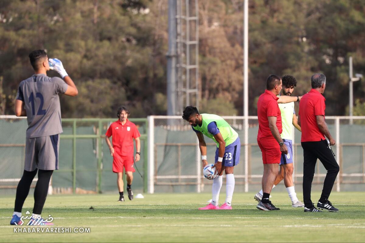 عکس| مخالفت کیروش با یک پرسپولیسی وسط تمرین تیم ملی