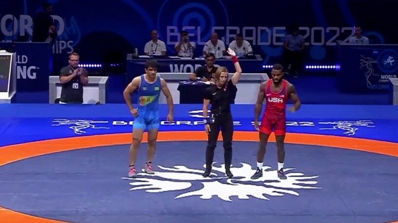 ببینید| خط‌ونشان جردن باروز برای رقبا/ پیروزی ۱۲ بر یک غول آمریکایی در اولین گام