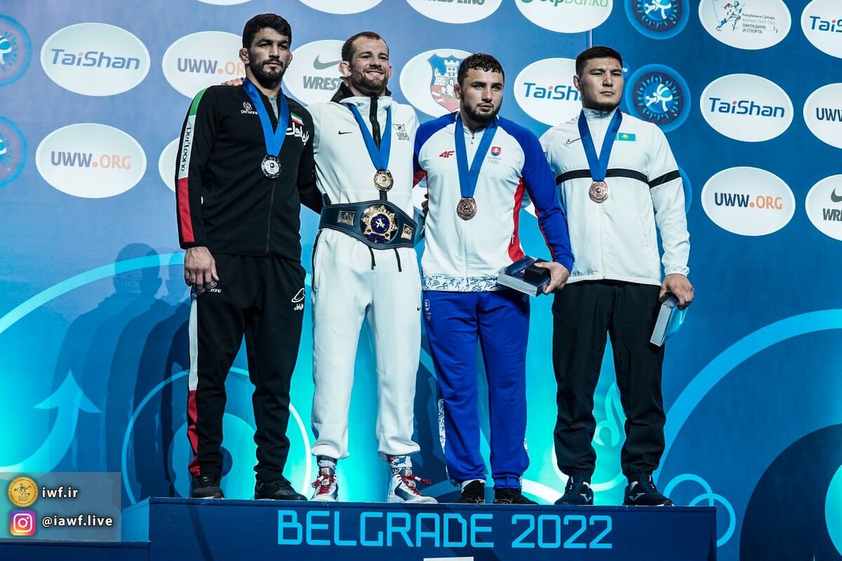 انتقاد عباس جدیدی از شیوه کشتی حسن یزدانی/ تاکتیک مبارزه او مقابل دیوید تیلور اشتباه بود/ آمریکایی ها دست به سینه نمی ایستند!