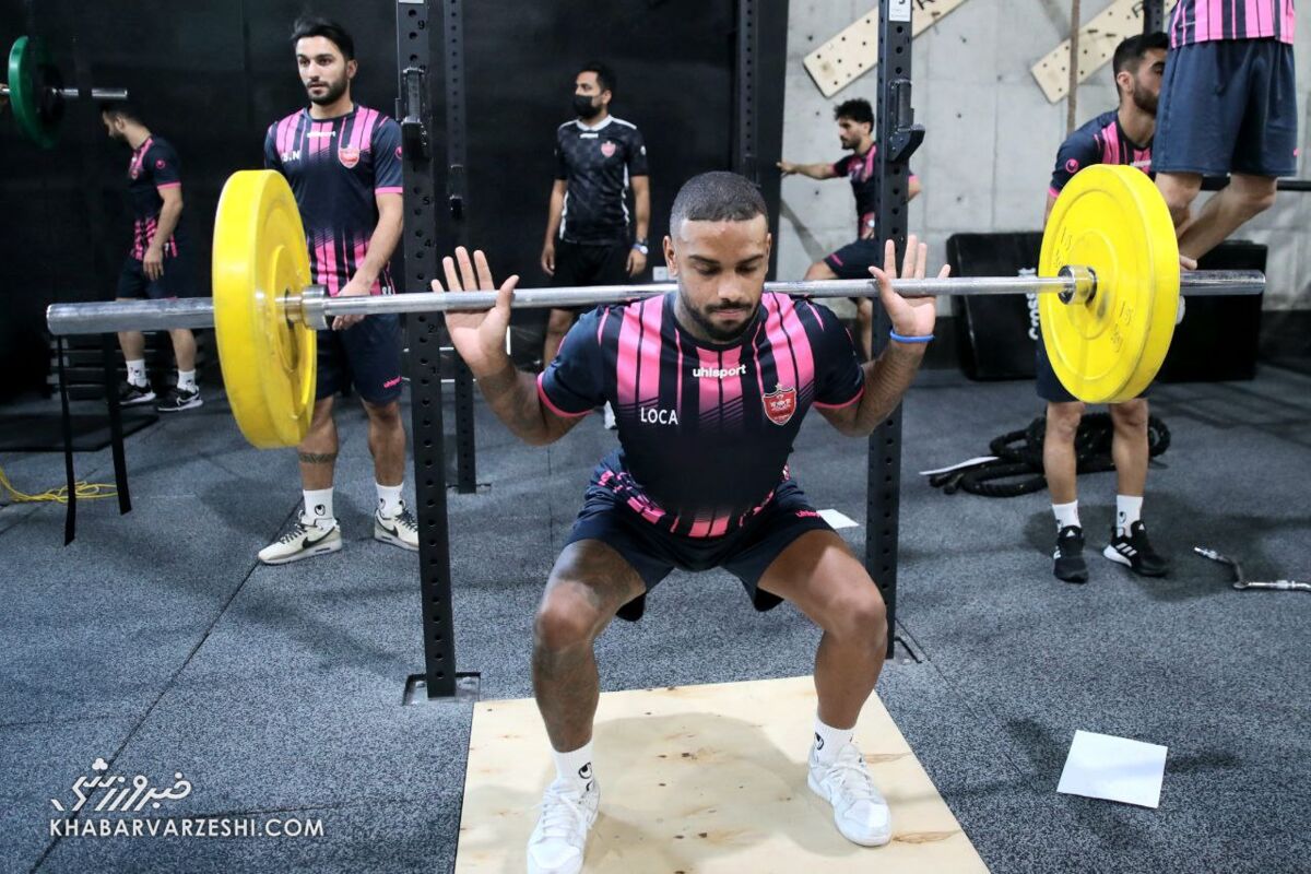 ماجرای عجیب تغییر تابعیت مهاجم محبوب سرخ ها/ باشگاه پرسپولیس واکنش نشان داد