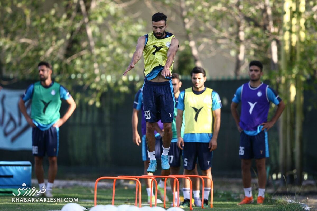 مهاجم استقلال نیم فصل از جمع آبیها جدا میشود مهاجم استقلال نیم فصل از جمع آبیها جدا میشود