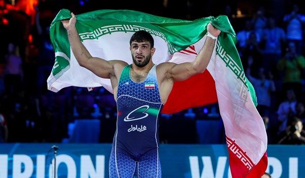 ملی پوش ایران: مثل یک کارگر با من برخورد کردند/ در اردوی تیم ملی شل میزدم اما... ملی پوش ایران: مثل یک کارگر با من برخورد کردند/ در اردوی تیم ملی شل میزدم اما...