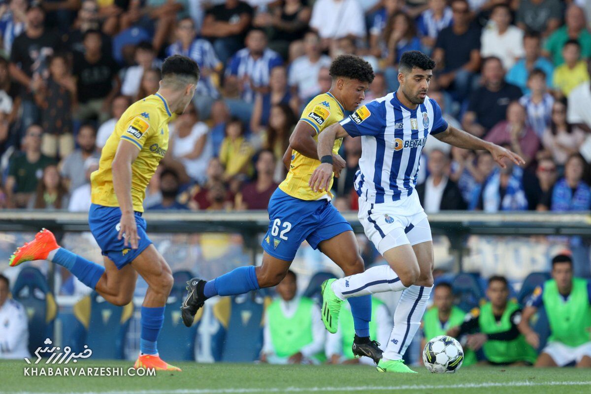 عکس| همدردی ستاره فوتبال با مردم ایران/ مچ بند مشکی طارمی به یاد مهسا امینی عکس| همدردی ستاره فوتبال با مردم ایران/ مچ بند مشکی طارمی به یاد مهسا امینی