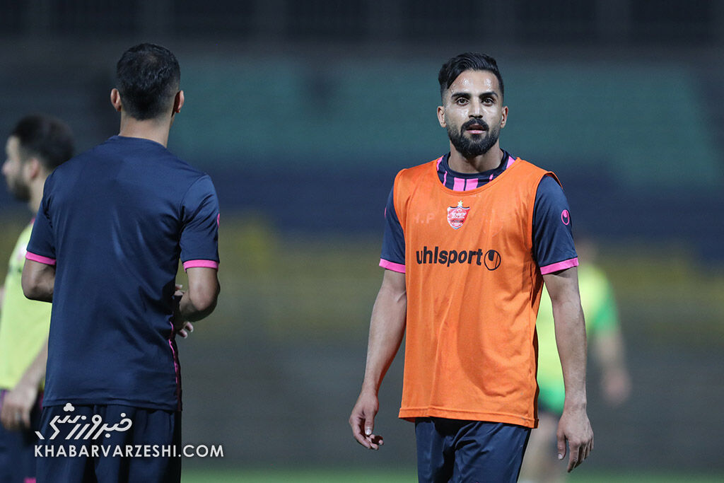 اولین جداشده زمستانی پرسپولیس مشخص شد/ پیشنهاد سه تیم لیگ برتری به مهاجم سرخپوشان  اولین جداشده زمستانی پرسپولیس مشخص شد/ پیشنهاد سه تیم لیگ برتری به مهاجم سرخپوشان