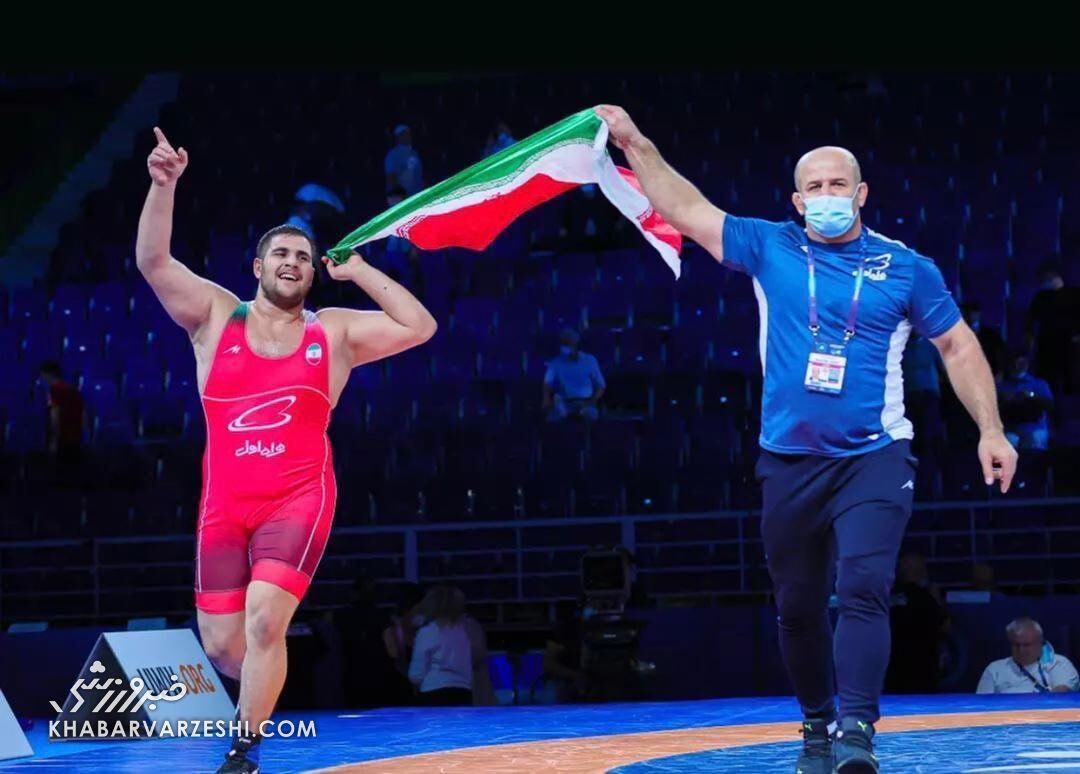 اقدام عجیب در صداوسیما؛ قهرمان کشتی را در برنامه زنده تحقیر کردند!