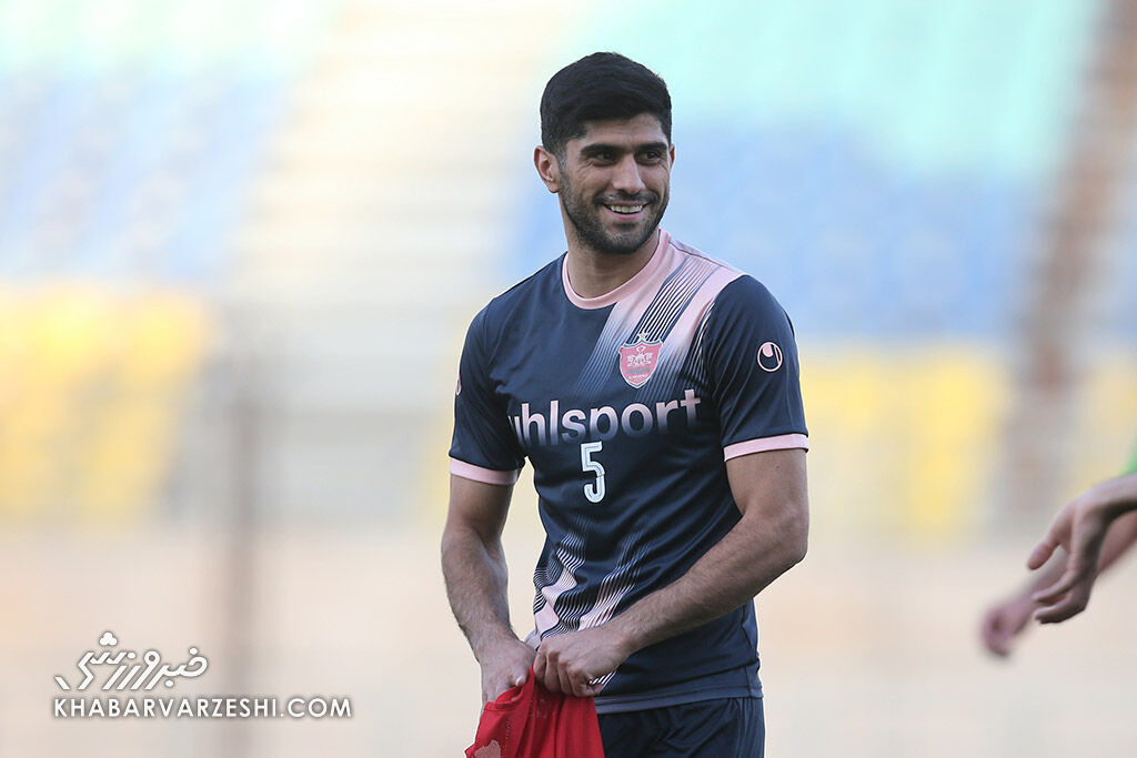 با احترام به هواداران پرسپولیس درخواست شان را عملی نکردم/ من عامل جدایی بازیکن محبوب هواداران نبودم!