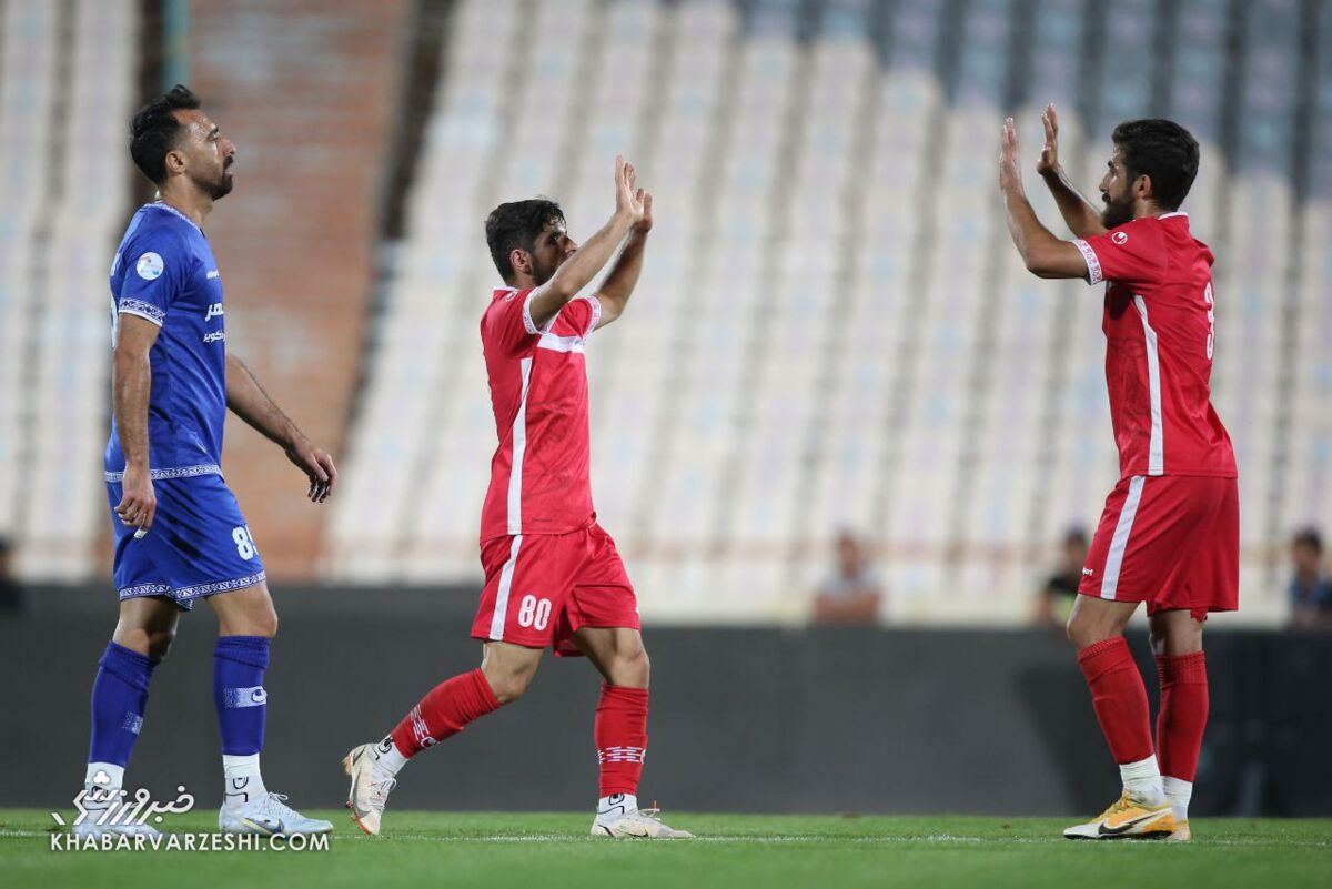 بازی کردن در پرسپولیس مثل تیم ملی است/ اعتماد گل محمدی به من یک دنیا می ارزد/ هر کجا کادرفنی صلاح بداند بازی می کنم