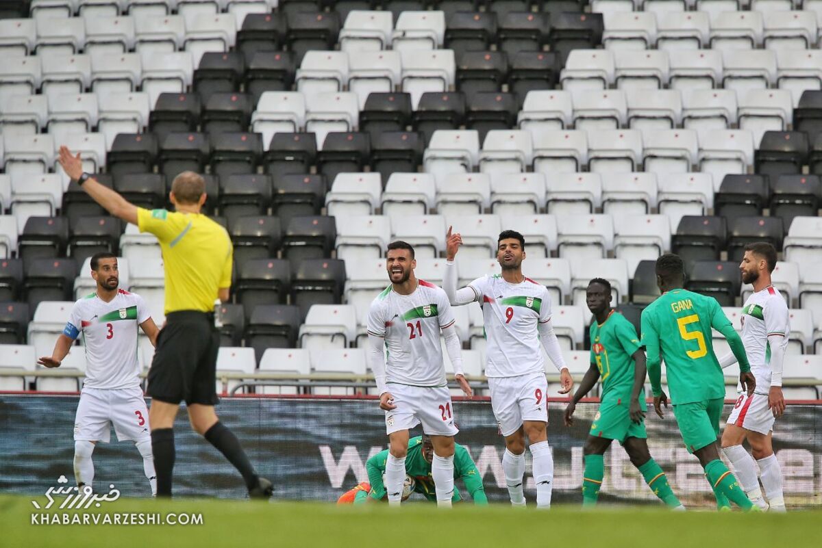 سردار آزمون ستاره بزرگ تیم ملی ایران است/ تیمی که مقابل اروگوئه بازی کرد کجا رفت؟/ انگار یک تیم دیگر مقابل سنگال بازی کرد!