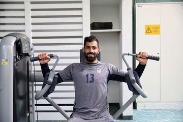 مدافع تیم ملی ایران قراردادی با باشگاه قطری امضا نکرده است!