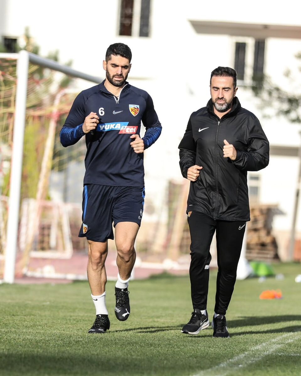 عکس| آخرین وضعیت علی کریمی مشخص شد/ امیدواری بزرگی که از دست رفت!