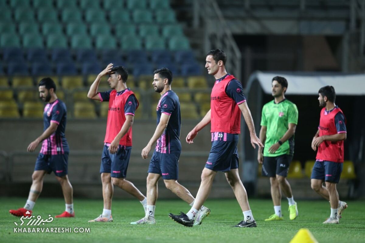 ۵ چهره خارجی در پرسپولیس به پول رسیدند