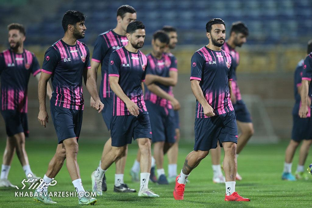 ساپینتو، یک بازیکن را از تیم ملی خط زد/ اتفاقات اهدای جام باعث اتحاد سرخابیها شد/ صدای خالی که تماشاگر نمی شود!