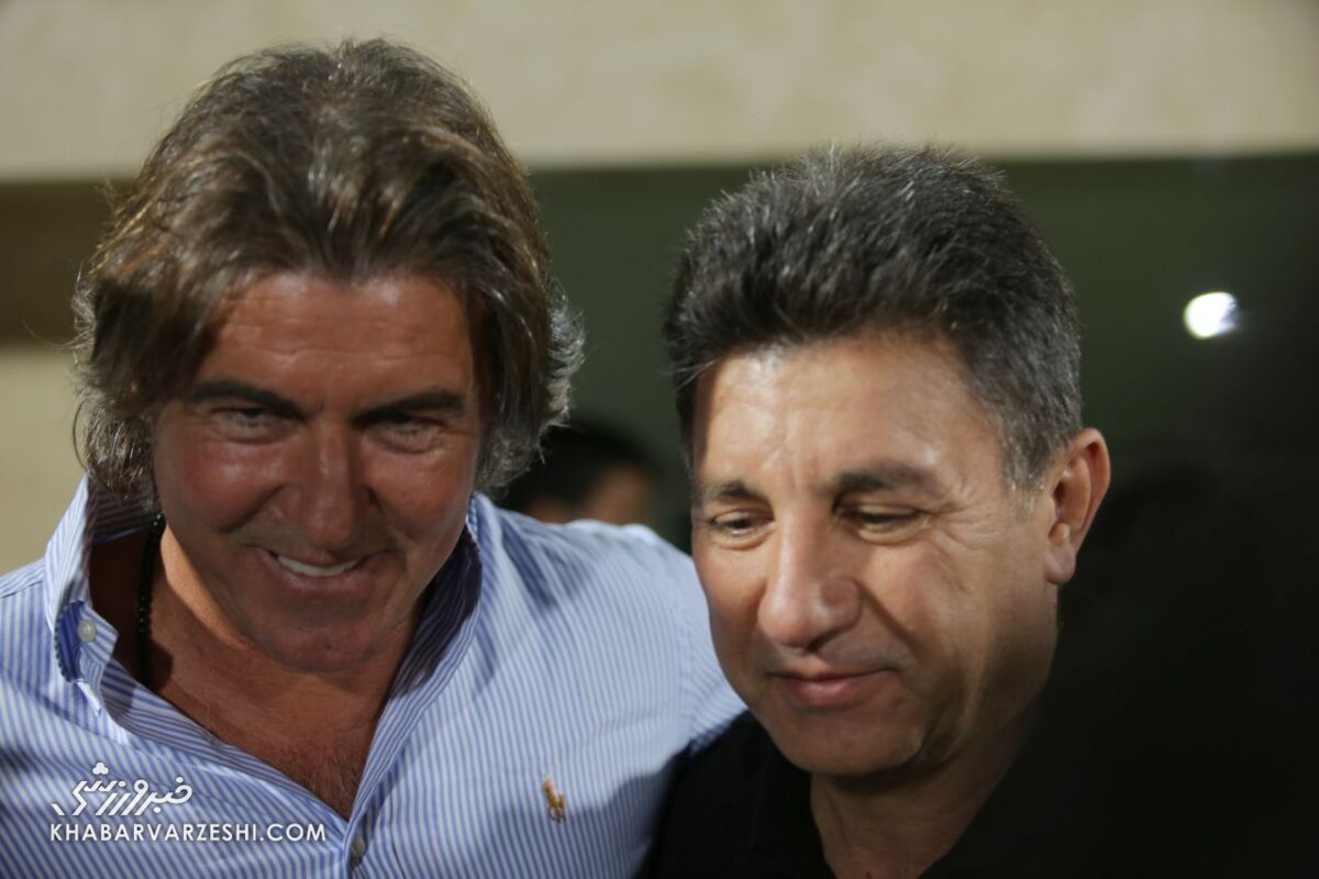 اگر استقلال قرمز بپوشد دولت فوراً کمکش میکند/ عامل بدبختی استقلال خود وزارت ورزش است!/ چرا پاسپورت استراماچونی را به خودش داده بودند؟