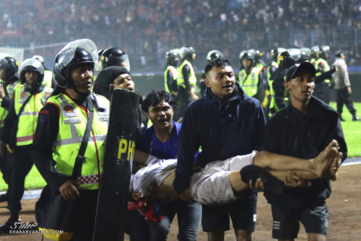 مرگبارترین حادثه تاریخ فوتبال/ ۱۷۴ کشته و صدها مجروح در استادیوم/ زیر پا ماندند و خفه شدند!