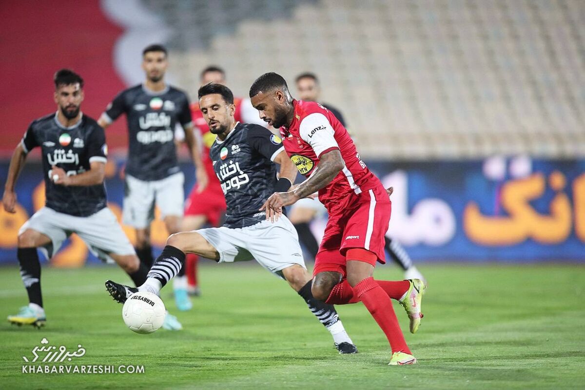 تعارف که نداریم آقا یحیی؛ چرا لوکادیا به جای ترابی پنالتی را نزد؟/ پرسپولیس تکلیف نفر اول را مشخص کند