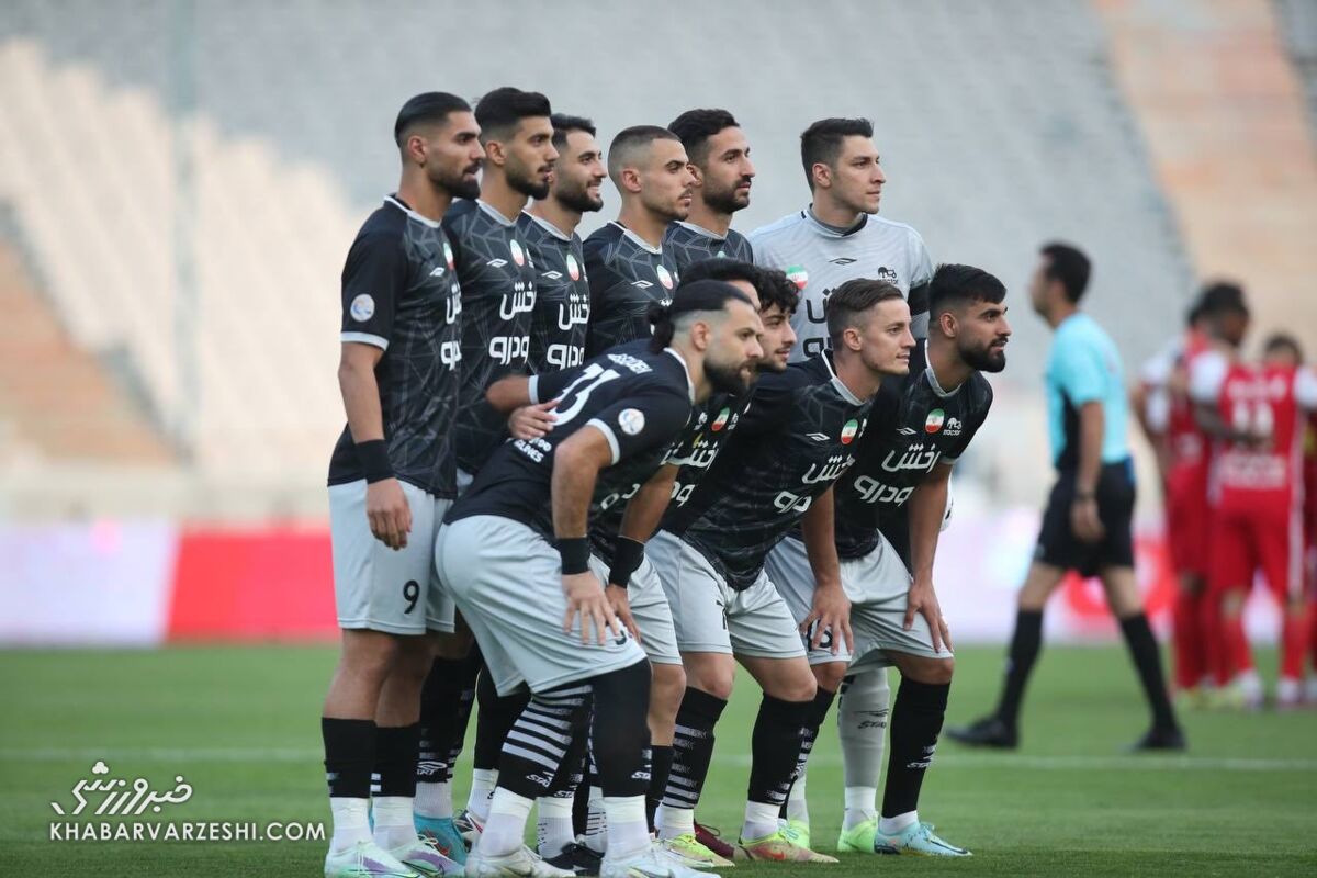 لازم نیست دایی خودش را ثابت کند/ ترور شخصیت او مشکلات اجتماع را حل نمیکند/ حمله به فوتبالیستها نشانه شکاف عمیق بین اهالی این رشته است