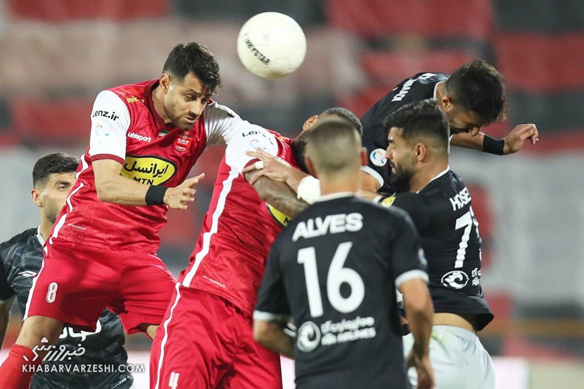 پورعلیگنجی: آمده بودم تا کنار هواداران در استادیوم عشق کنیم/ ۳ پیشنهاد دارم اما…/ احتمال دارد از پرسپولیس بروم