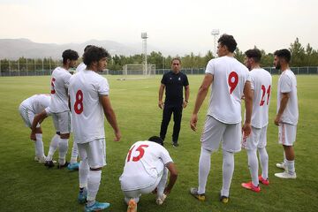 سرمربی تیم فوتبال امید ایران یک پرسپولیسی است