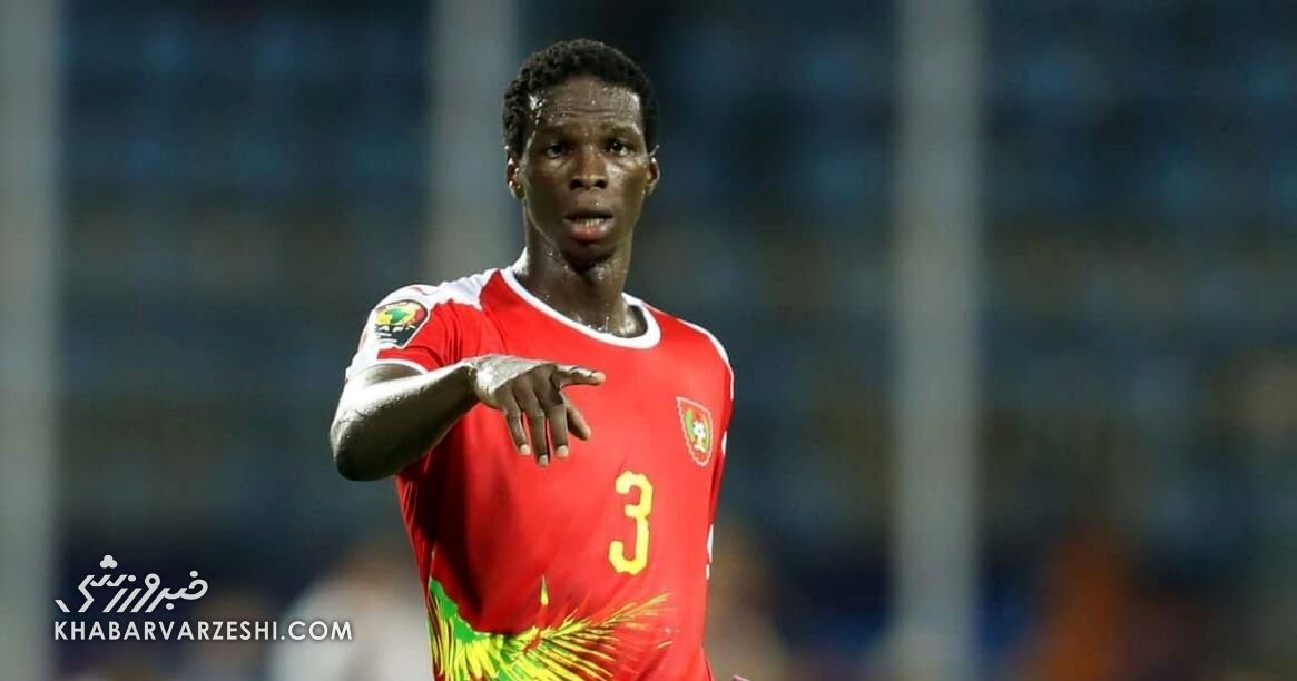 ببینید| مدافع - هافبک اهل گینه بیسائو وارد ایران شد! ببینید| مدافع - هافبک اهل گینه بیسائو وارد ایران شد!
