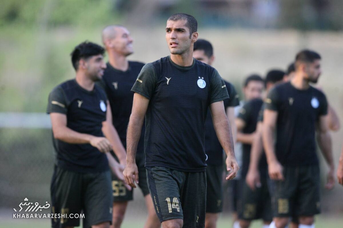 عکس| تغییر چهره دوباره هافبک استقلال/ نیک نفس با ظاهر جدید تمرین کرد