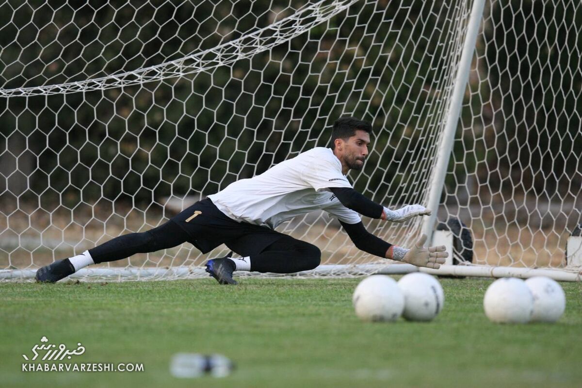 آقای بیرانوند با این دروازه بانی، گلر استقلال جایت را میگیرد/ قصد تخریب علیرضا را ندارم، اما او مغرور شده!/ پرسپولیس در نیمه دوم خیلی بد بود!