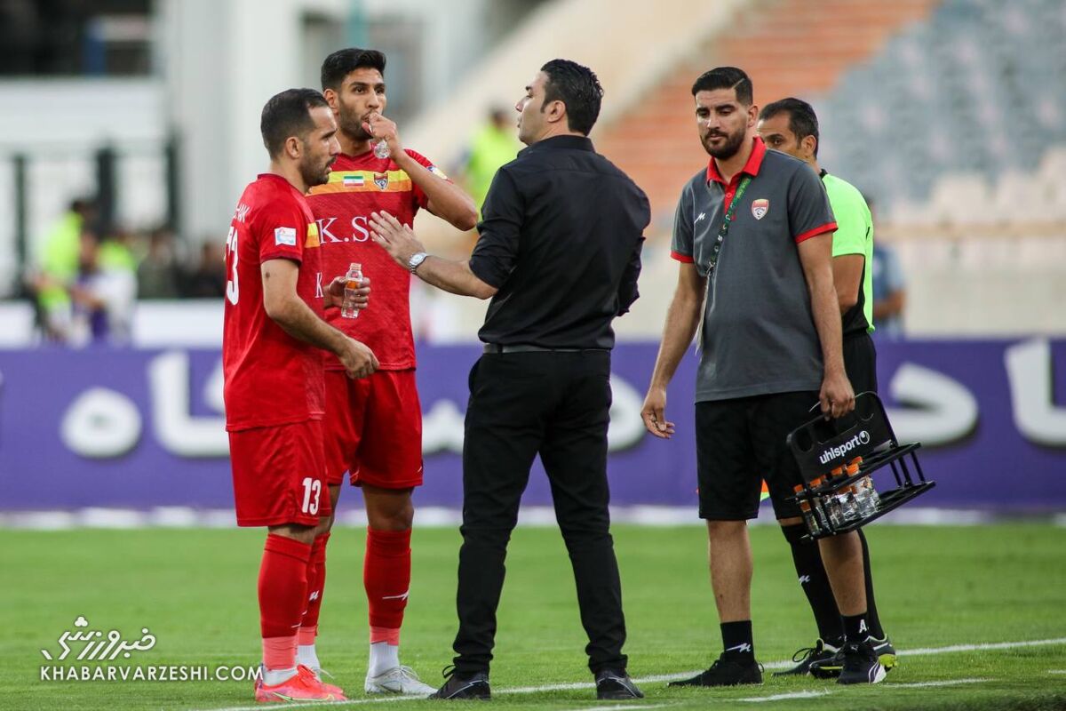 نکونام به امیر قلعهنویی طعنه زد/ بعضی از بازیکنان را کنار می گذاریم/ خجالت می کشیدم با مدیرعامل باشگاه حرف بزنم!