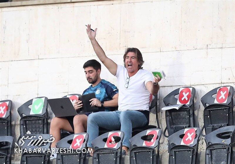 عکس | سایپنتو از روی سکو هم ترک عادت نکرد