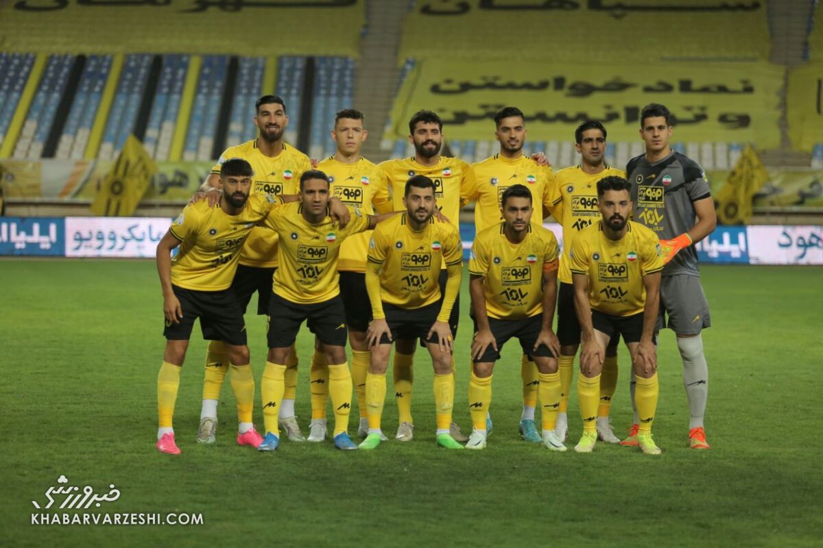 سپاهان ۰ - پرسپولیس ۰/ الکلاسیکو به سود مدعیان/ سرخها صدر جدول را از دست دادند