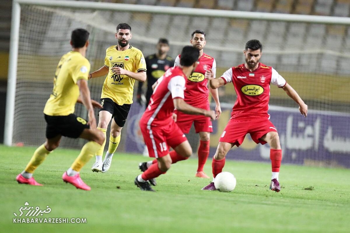 بازی سپاهان و پرسپولیس سرد و خواب آور بود/ خوش به حال کسانی که وقت خود را برای دیدن بازی تلف نکردند/ کجای این بازی مثل ال کلاسیکو بود؟