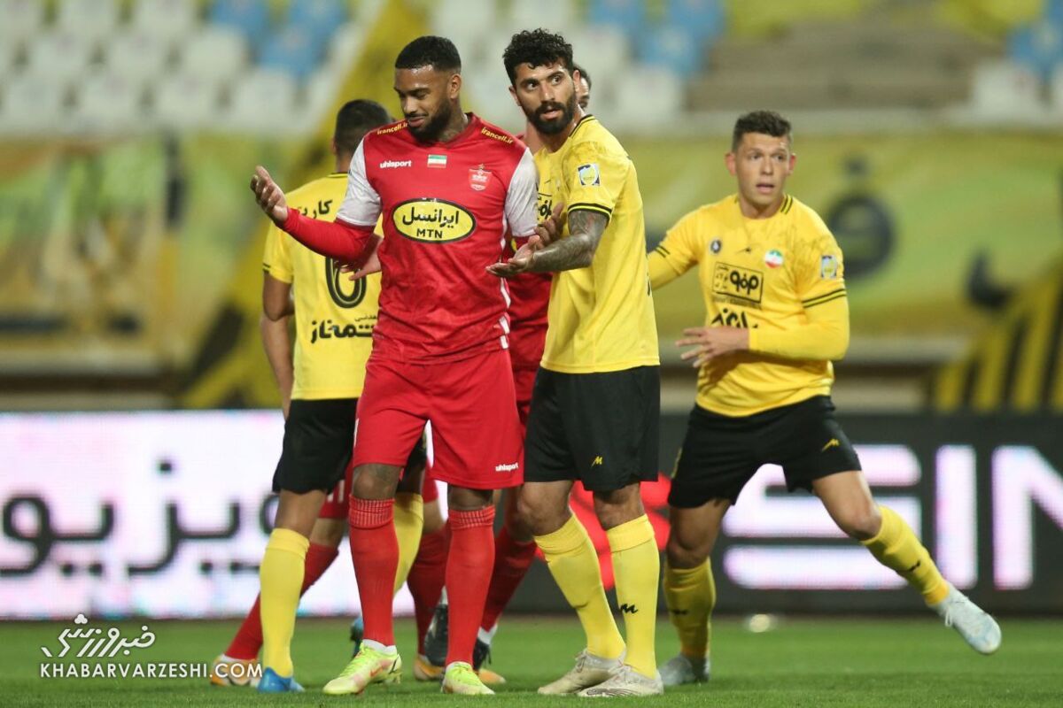 بازی سپاهان و پرسپولیس سرد و خواب آور بود/ خوش به حال کسانی که وقت خود را برای دیدن بازی تلف نکردند/ کجای این بازی مثل ال کلاسیکو بود؟