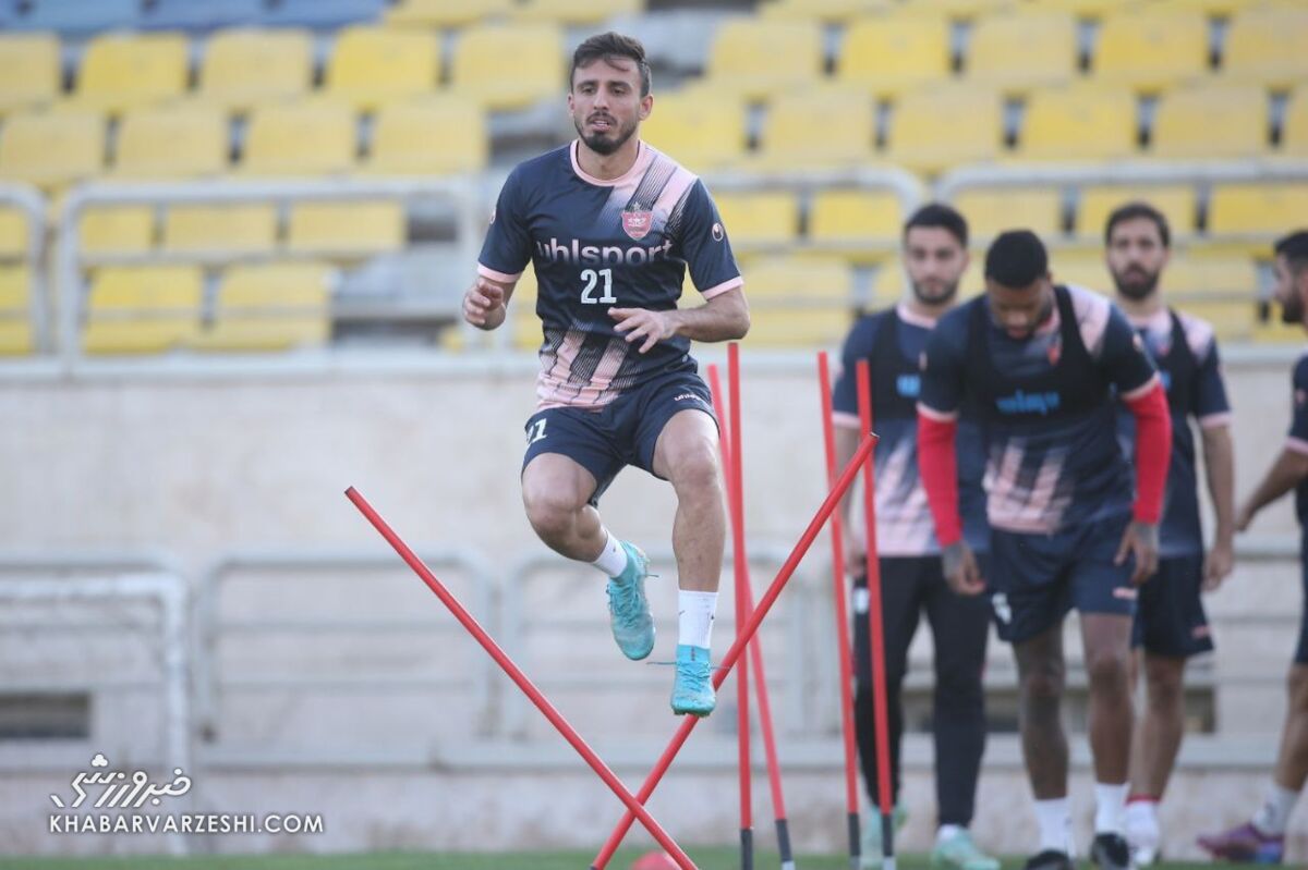 حرف بدی نزدم؛ باز هم می گویم پرسپولیس تماشاگرپسند بازی نمی کند/ نیمکت نشینی عبدی را درک نمی کنم/ پرسپولیس باید چشم نواز بازی کند