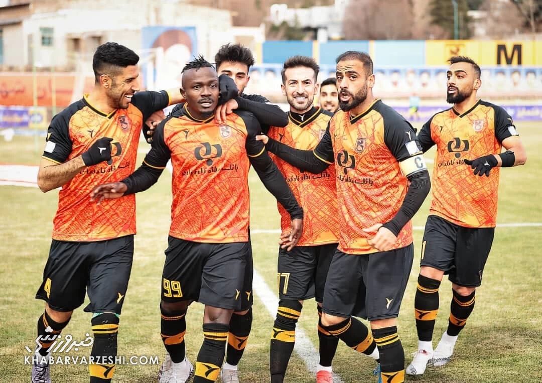 ۱۰ ستاره ای که از تیم های دیگر پیشنهاد دارند/ بمب نقلوانتقالات اینجا منفجر می شود